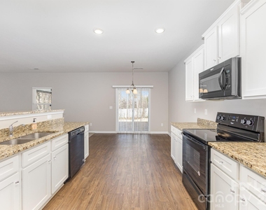 6209 Purbeck Way - Photo Thumbnail 8