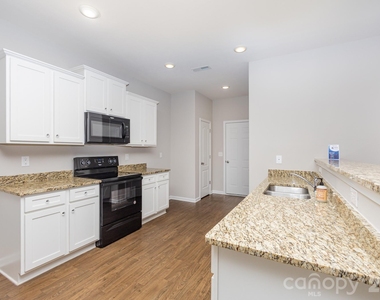 6209 Purbeck Way - Photo Thumbnail 6