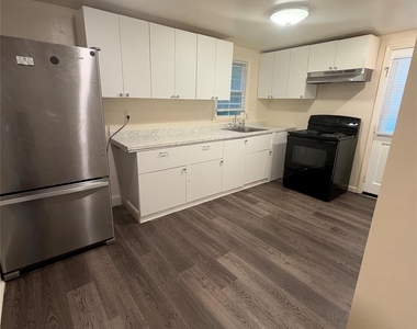 13327 Central Avenue - Photo Thumbnail 2