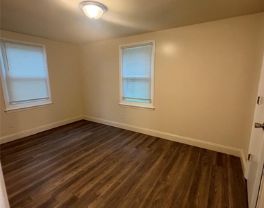 13327 Central Avenue - Photo Thumbnail 6