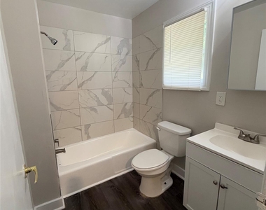 608 Peaceful Glen Road - Photo Thumbnail 7