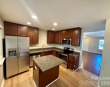 10162 Ballyclare Court - Photo Thumbnail 6