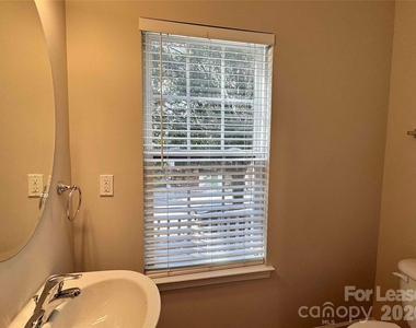 212 Bland Street W - Photo Thumbnail 6