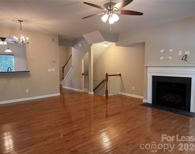 212 Bland Street W - Photo Thumbnail 3