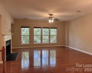 212 Bland Street W - Photo Thumbnail 2