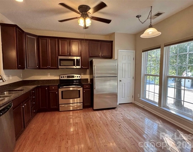 212 Bland Street W - Photo Thumbnail 5