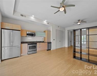 1133 Metropolitan Avenue - Photo Thumbnail 10