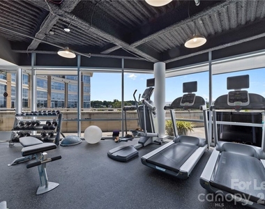 1133 Metropolitan Avenue - Photo Thumbnail 32