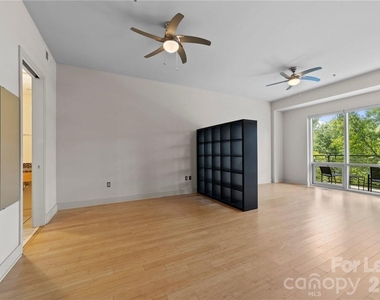 1133 Metropolitan Avenue - Photo Thumbnail 14