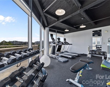 1133 Metropolitan Avenue - Photo Thumbnail 31