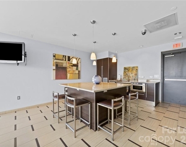 1133 Metropolitan Avenue - Photo Thumbnail 33