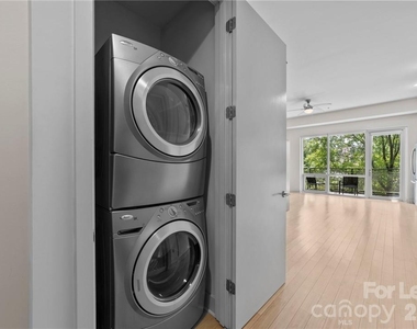 1133 Metropolitan Avenue - Photo Thumbnail 17
