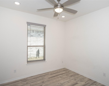3508 Highland Bayou Drive - Photo Thumbnail 10