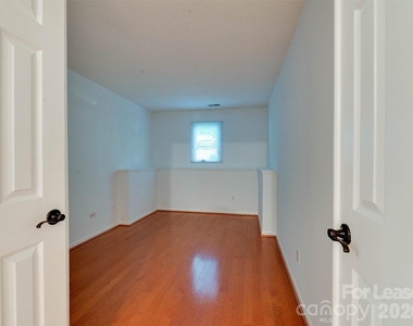 19827 Henderson Road - Photo Thumbnail 18