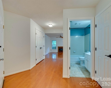 19827 Henderson Road - Photo Thumbnail 3