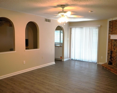 1104 Cedar Hill Lane - Photo Thumbnail 1