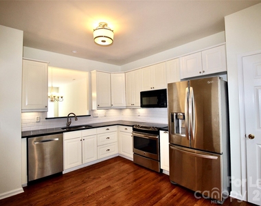 10222 Alexander Martin Avenue - Photo Thumbnail 9