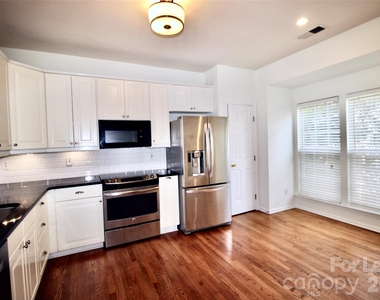 10222 Alexander Martin Avenue - Photo Thumbnail 8