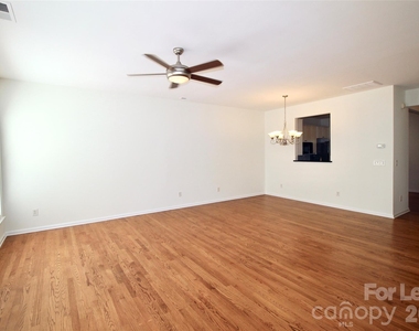 10222 Alexander Martin Avenue - Photo Thumbnail 5