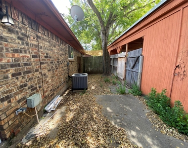 604 Lost Springs Court - Photo Thumbnail 16