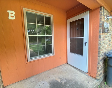 604 Lost Springs Court - Photo Thumbnail 2