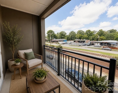222 S Main Street - Photo Thumbnail 6