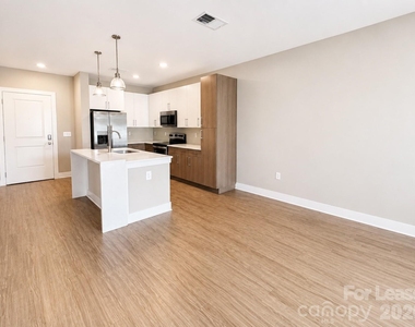 222 S Main Street - Photo Thumbnail 3