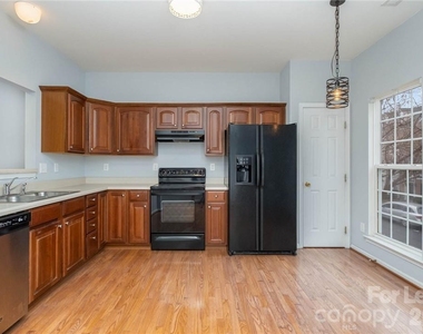 11448 Destin Lane - Photo Thumbnail 7