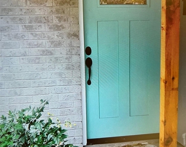 2701 Livingston Avenue - Photo Thumbnail 8