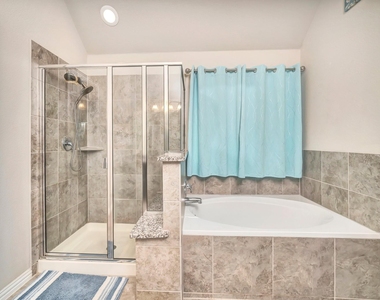 1008 Hoxton Lane - Photo Thumbnail 14