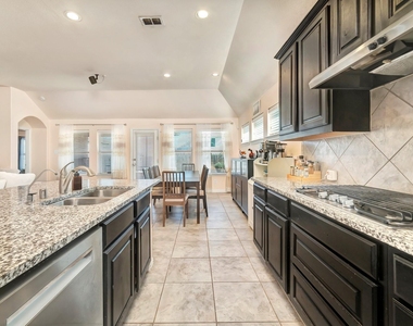 1008 Hoxton Lane - Photo Thumbnail 8