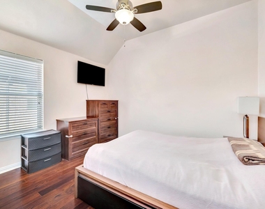 1008 Hoxton Lane - Photo Thumbnail 17