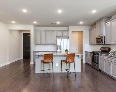 4580 Titus Circle - Photo Thumbnail 6