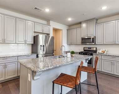 4580 Titus Circle - Photo Thumbnail 5