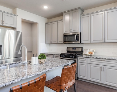 4580 Titus Circle - Photo Thumbnail 7