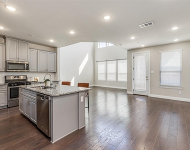 4580 Titus Circle - Photo Thumbnail 3