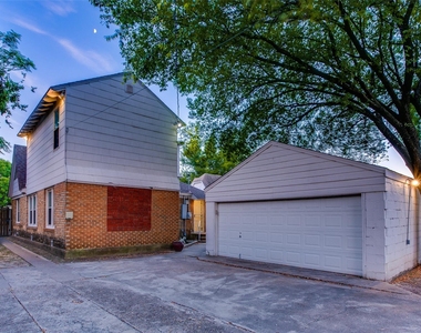 2745 Ivandell Avenue - Photo Thumbnail 34