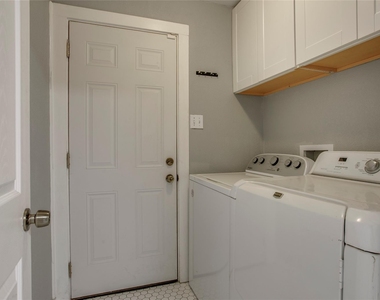 2745 Ivandell Avenue - Photo Thumbnail 19
