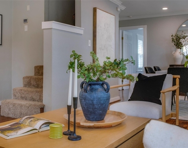 2745 Ivandell Avenue - Photo Thumbnail 9