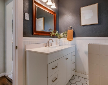 2745 Ivandell Avenue - Photo Thumbnail 23