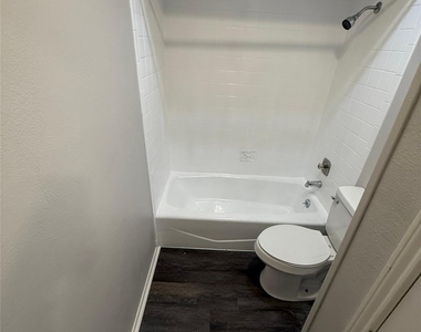 7412 Lemonwood Lane - Photo Thumbnail 8