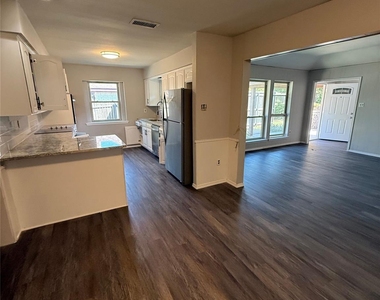 7412 Lemonwood Lane - Photo Thumbnail 3
