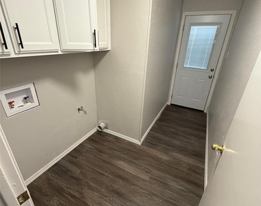 7412 Lemonwood Lane - Photo Thumbnail 5