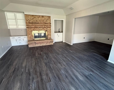 7412 Lemonwood Lane - Photo Thumbnail 2