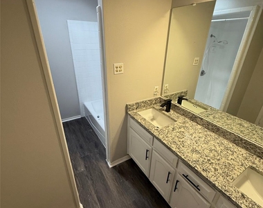7412 Lemonwood Lane - Photo Thumbnail 10