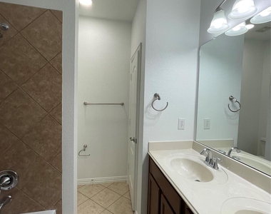 1944 Loma Linda Drive - Photo Thumbnail 21