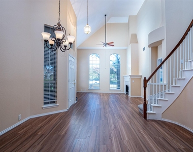 3956 Cobblestone Court - Photo Thumbnail 6
