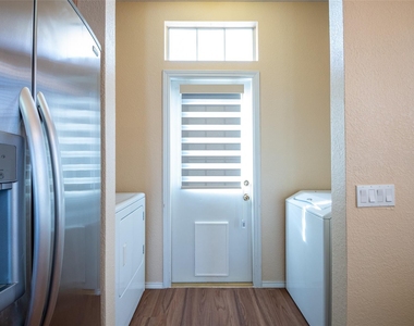 3956 Cobblestone Court - Photo Thumbnail 20
