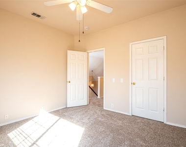 3956 Cobblestone Court - Photo Thumbnail 14