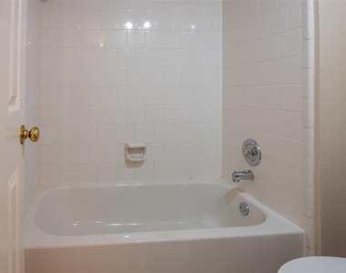 3956 Cobblestone Court - Photo Thumbnail 19